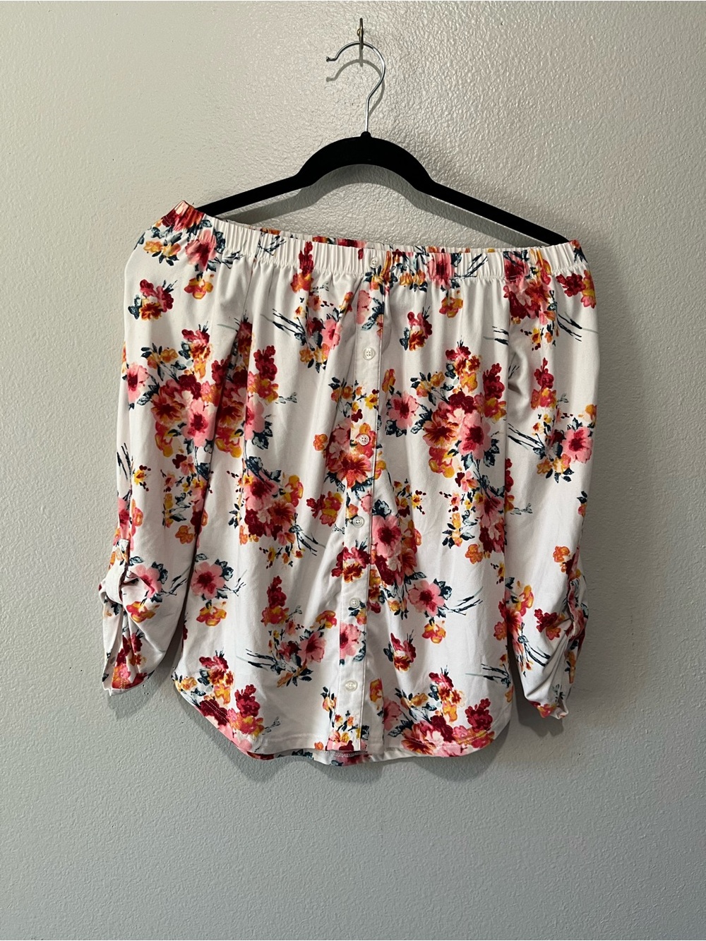 NO BOUNDERIES- Floral off the shoulder top with sleeves Size S